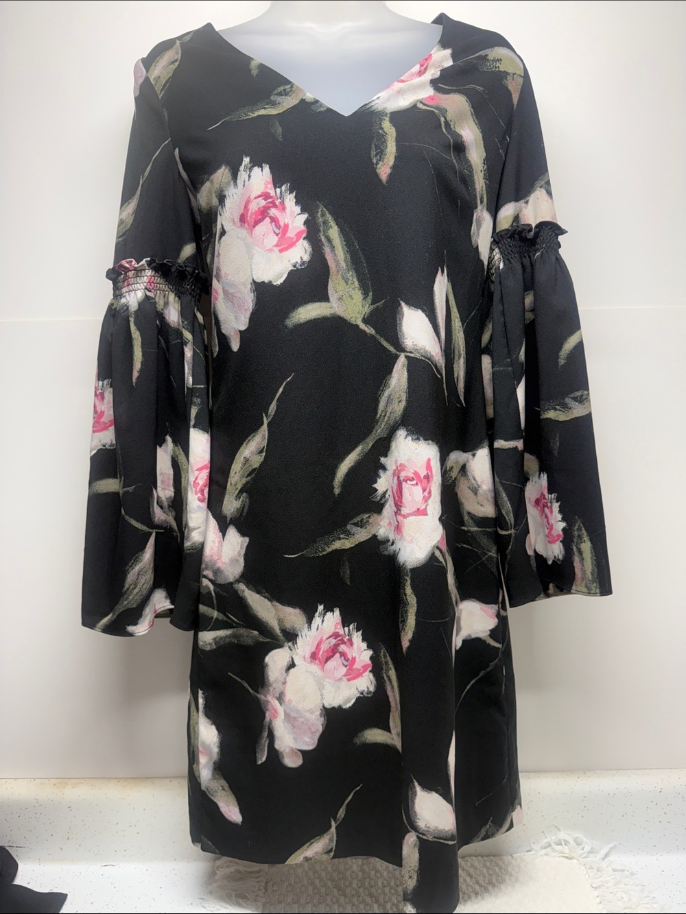 White House Black Market Black Floral V-Neck Long Sleeve Dress